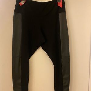 Lysse Black Leggings. Pleather trim. Size XL.